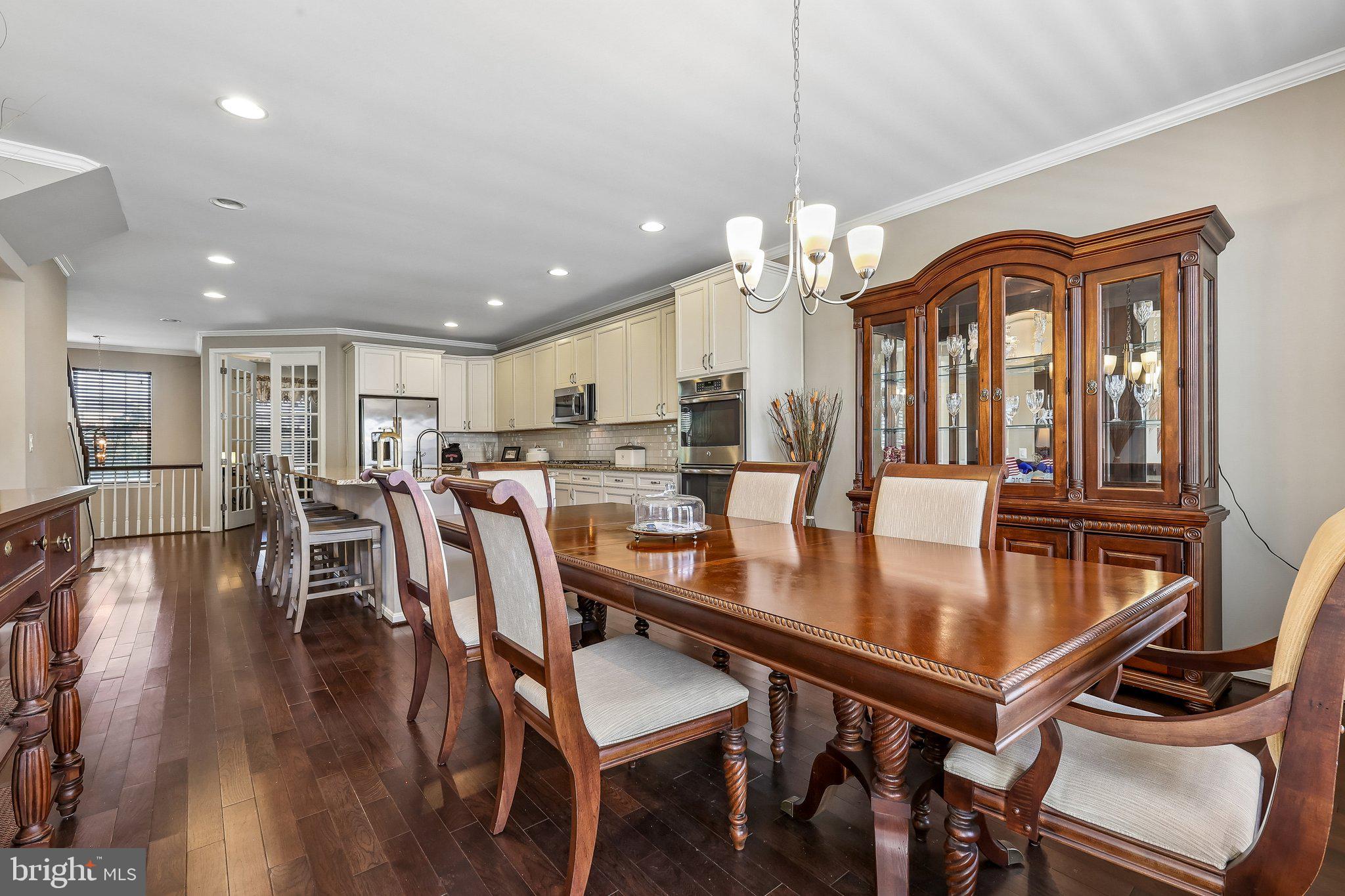 MADISON CRESCENT - Residential