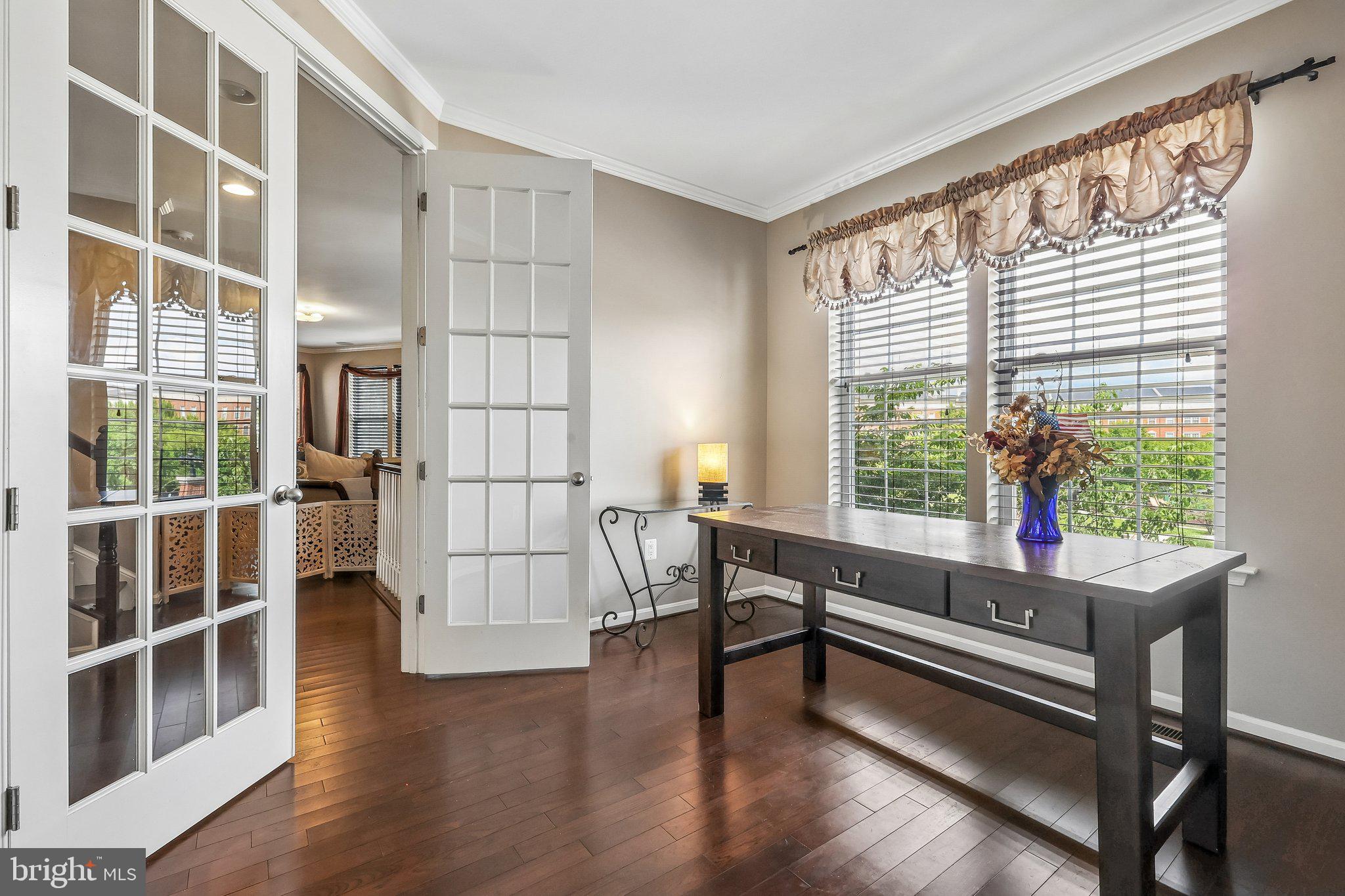 MADISON CRESCENT - Residential