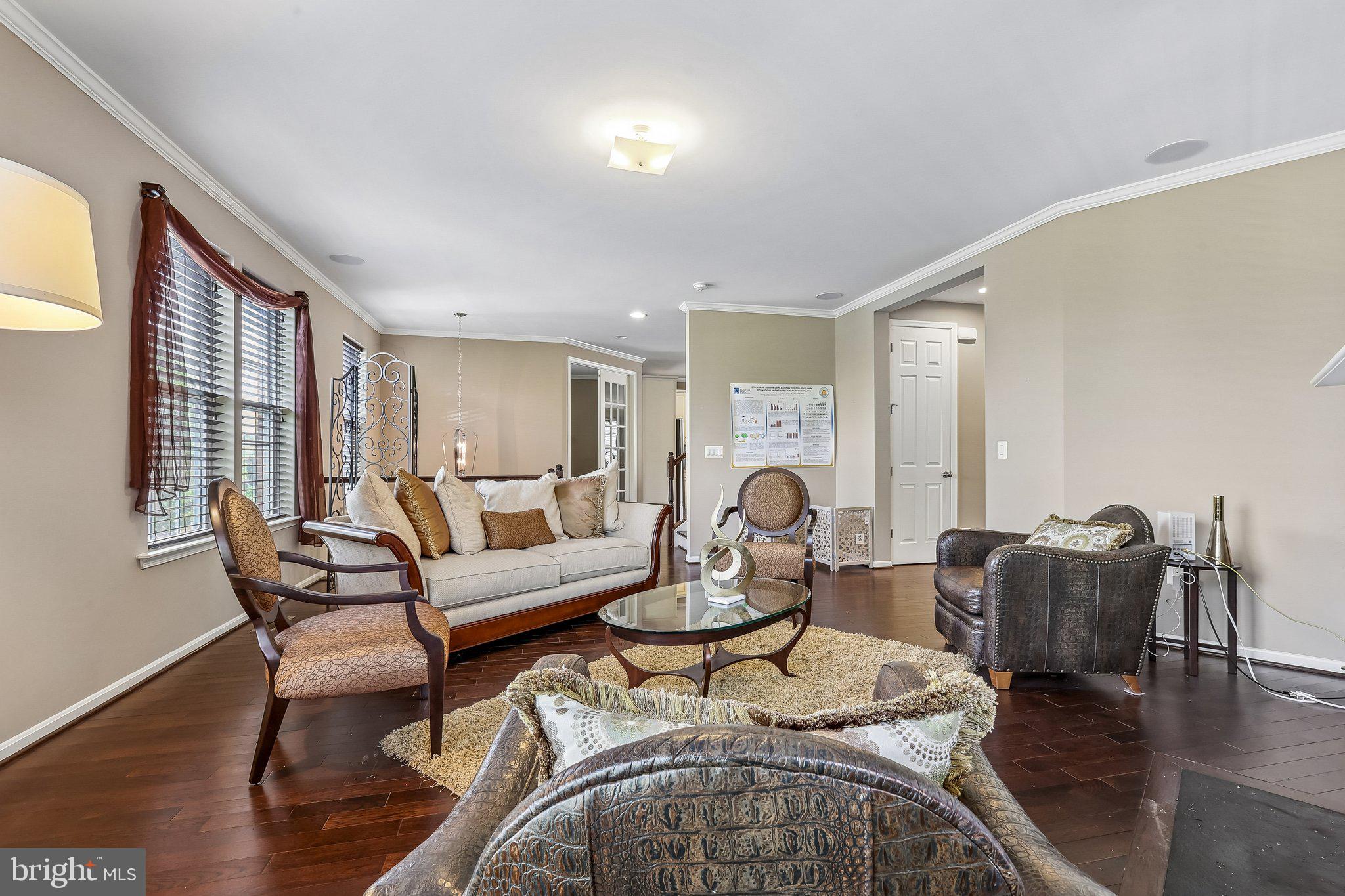 MADISON CRESCENT - Residential