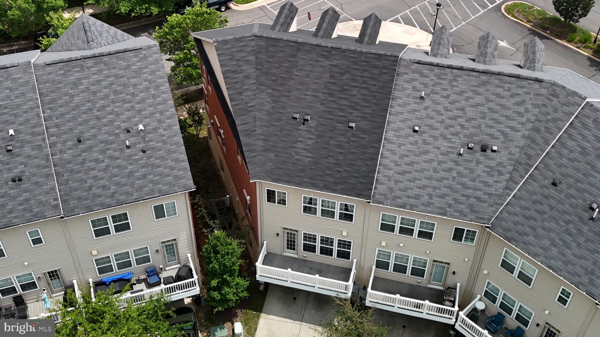 MADISON CRESCENT - Residential