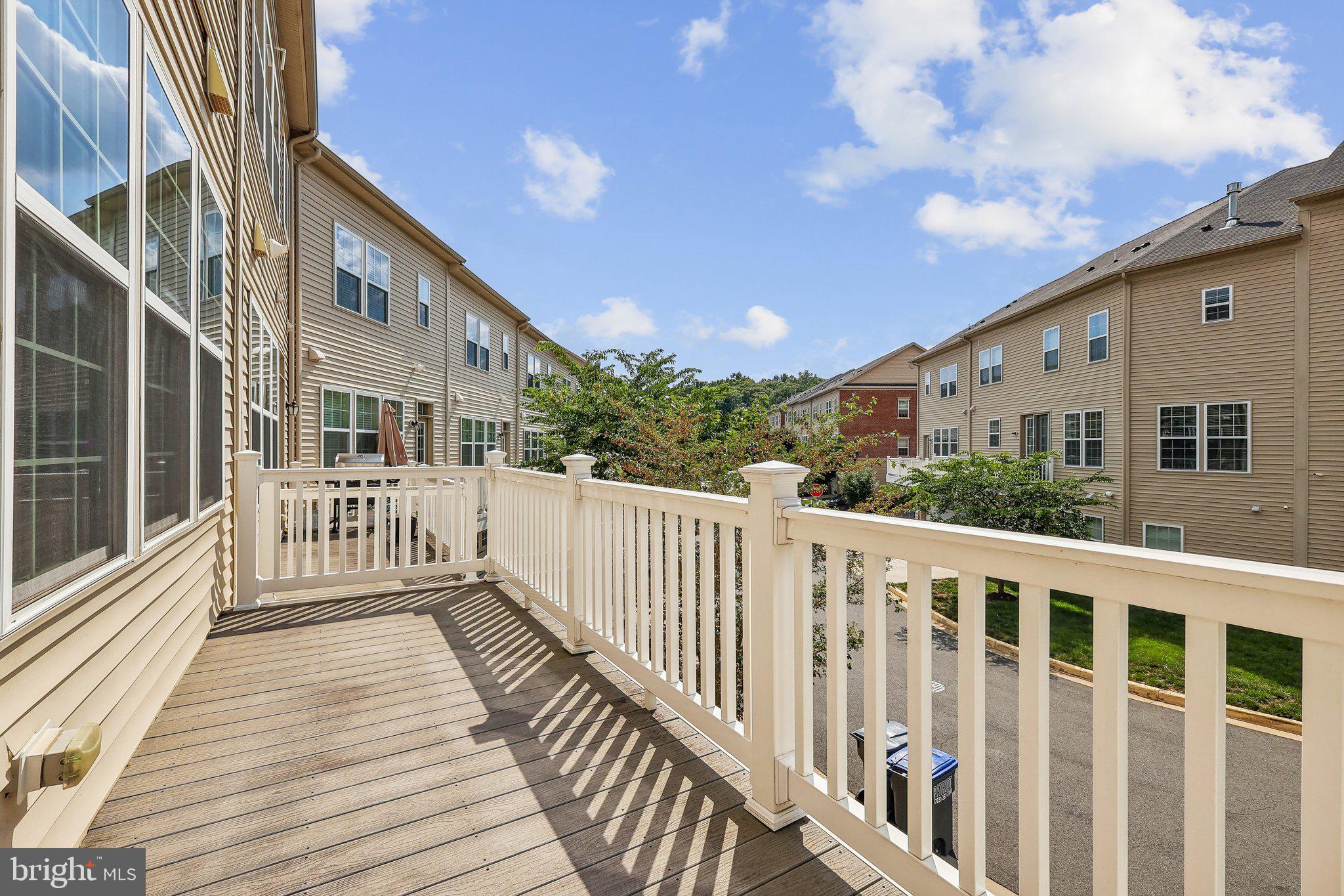 MADISON CRESCENT - Residential