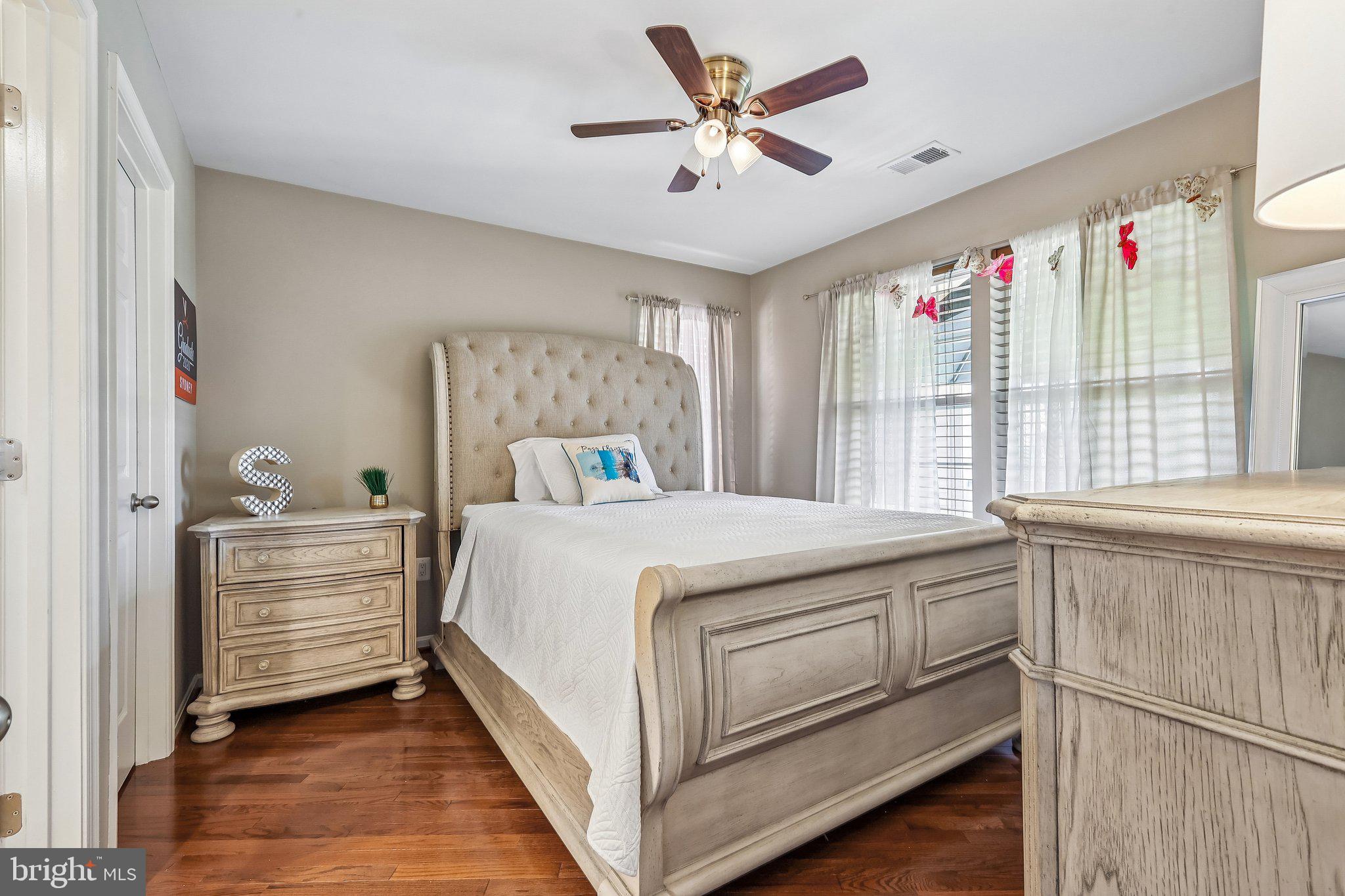 MADISON CRESCENT - Residential
