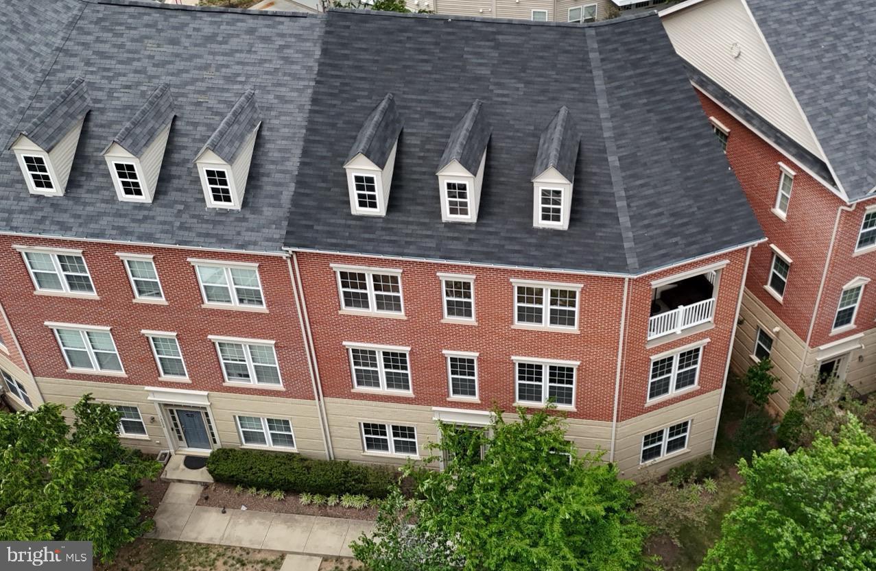 MADISON CRESCENT - Residential