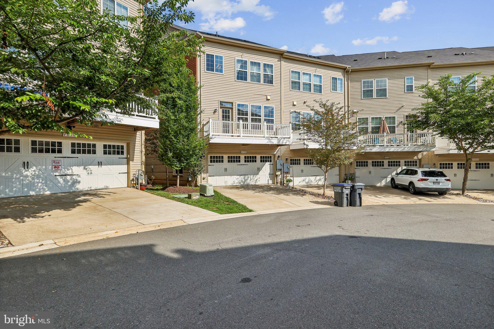 MADISON CRESCENT - Residential