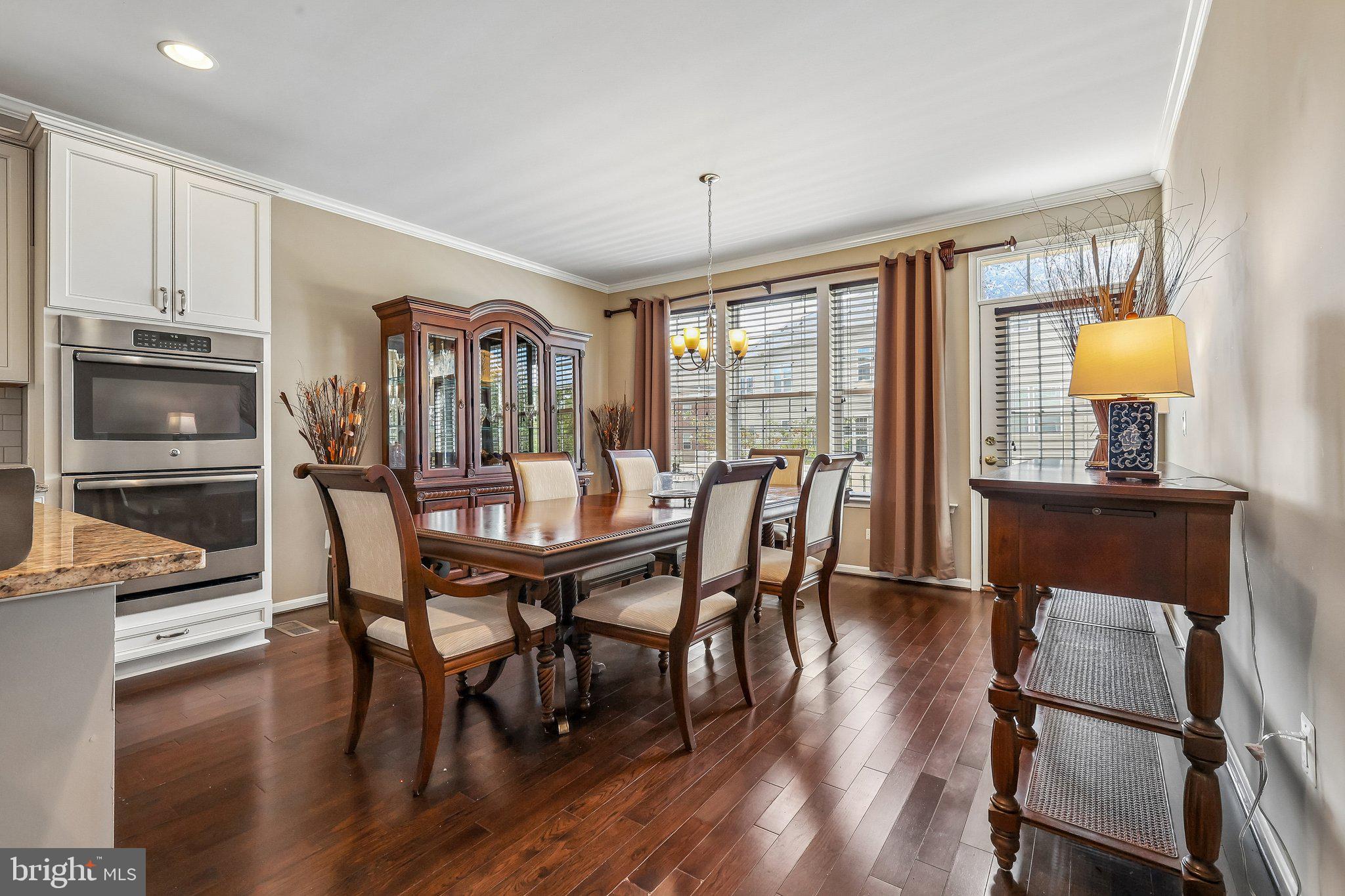 MADISON CRESCENT - Residential