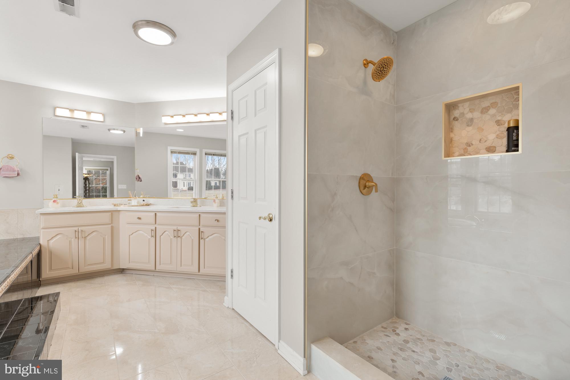 STONEY CREEK ESTATES - Residential