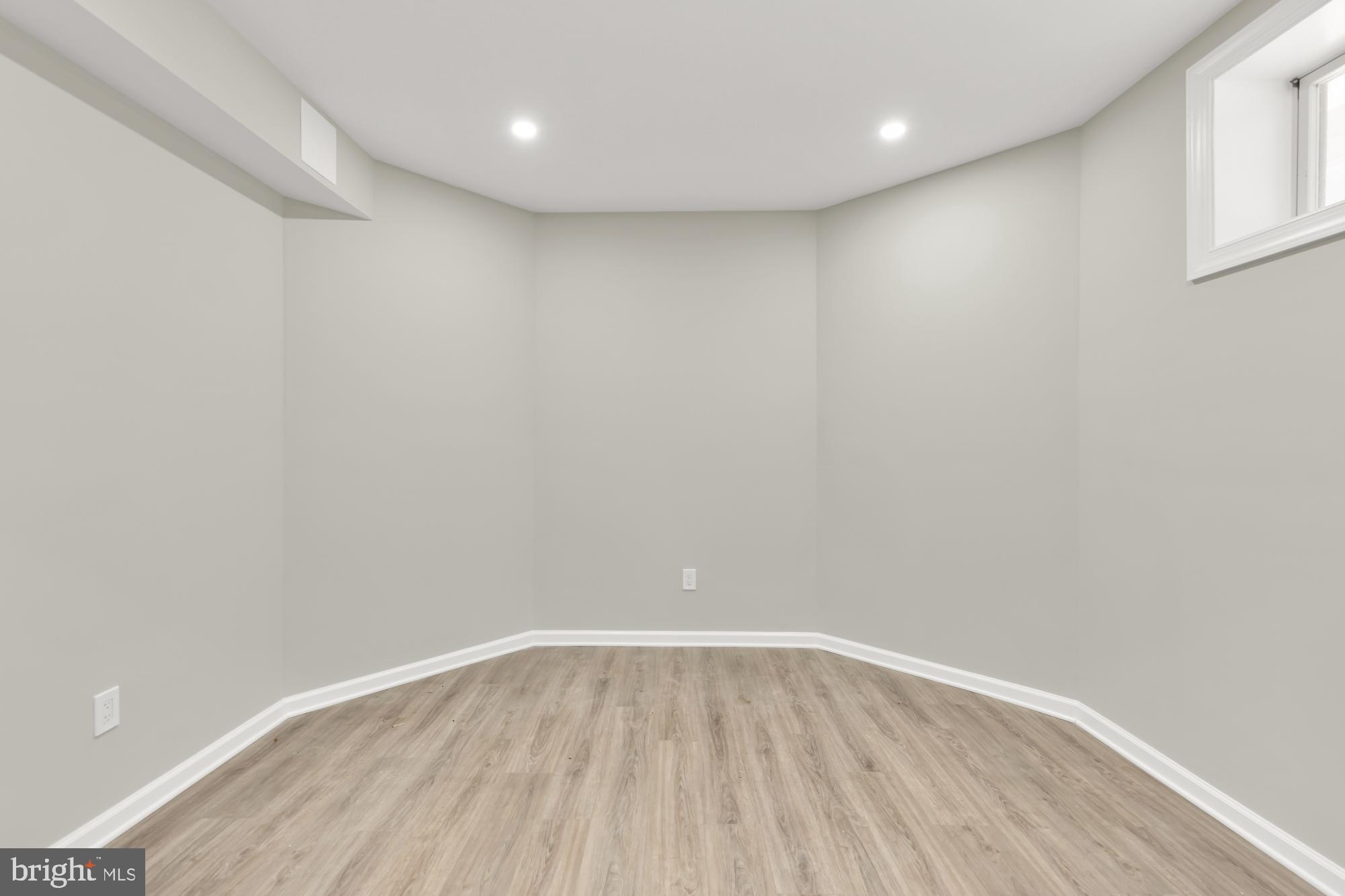 STONEY CREEK ESTATES - Residential