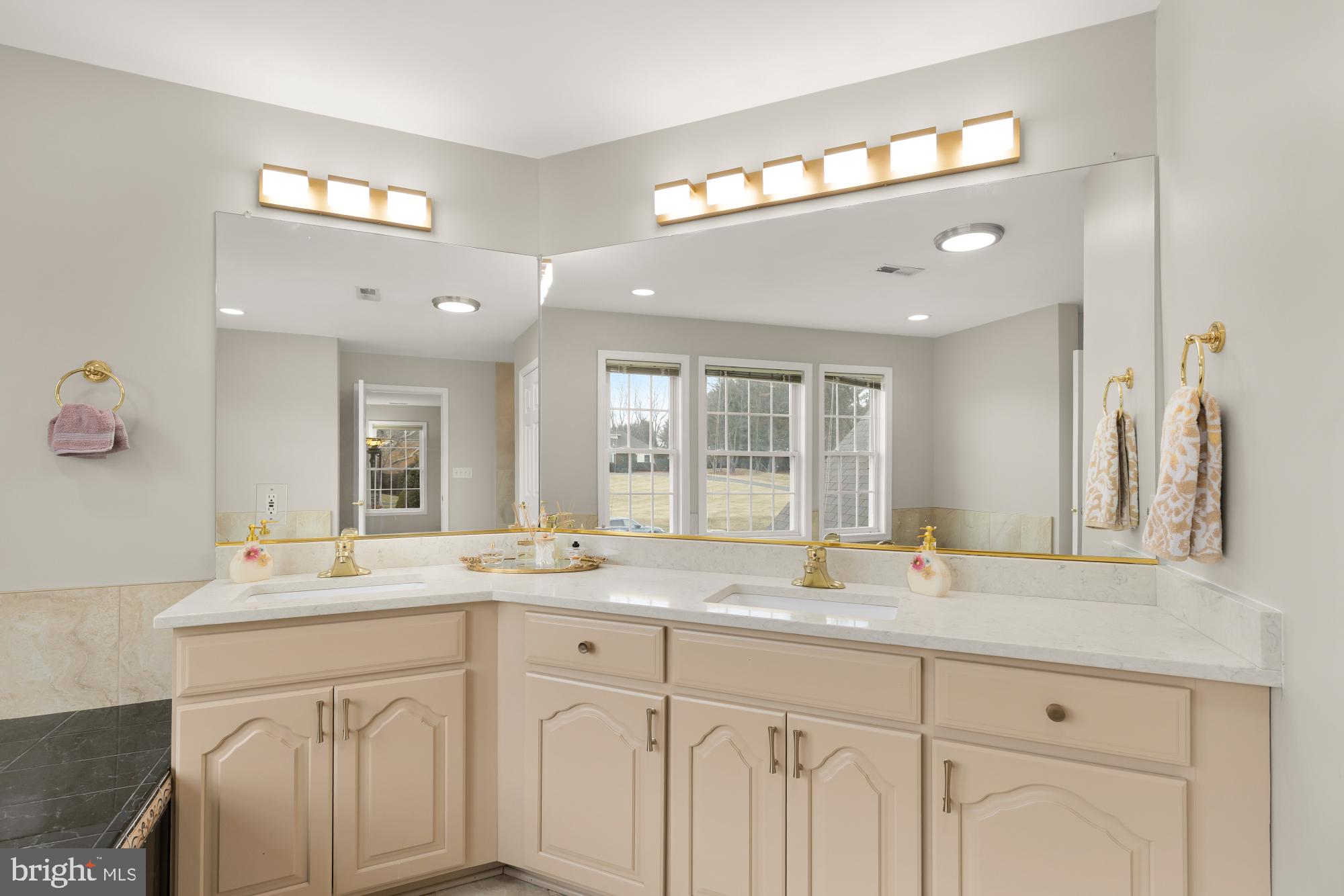 STONEY CREEK ESTATES - Residential