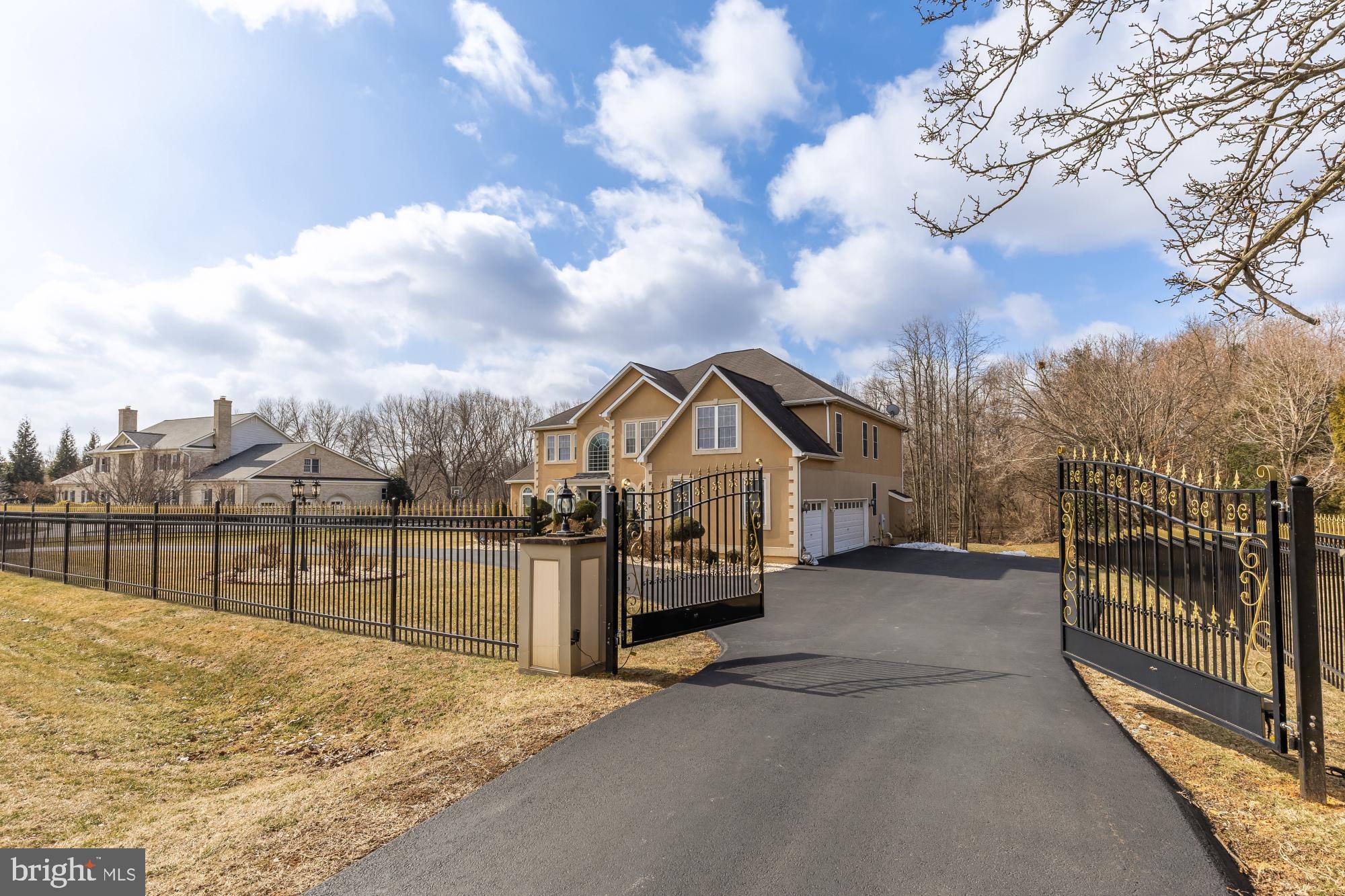 STONEY CREEK ESTATES - Residential