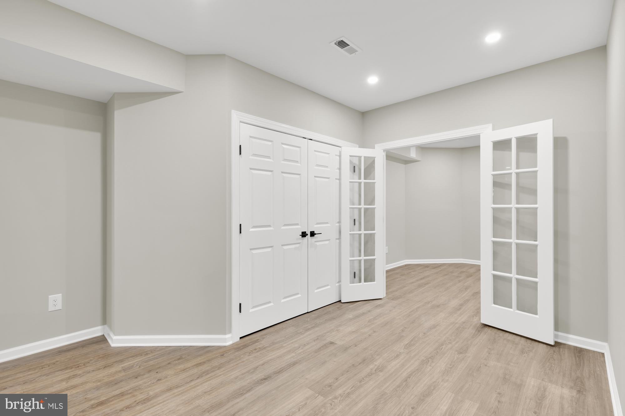 STONEY CREEK ESTATES - Residential