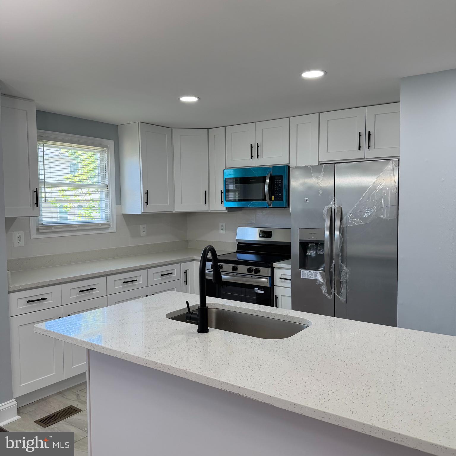 SANDTOWN-WINCHESTER - Residential