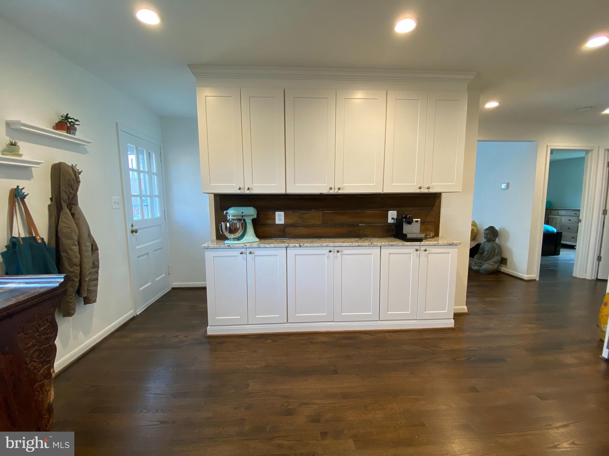 DOWNTOWN - Residential Lease