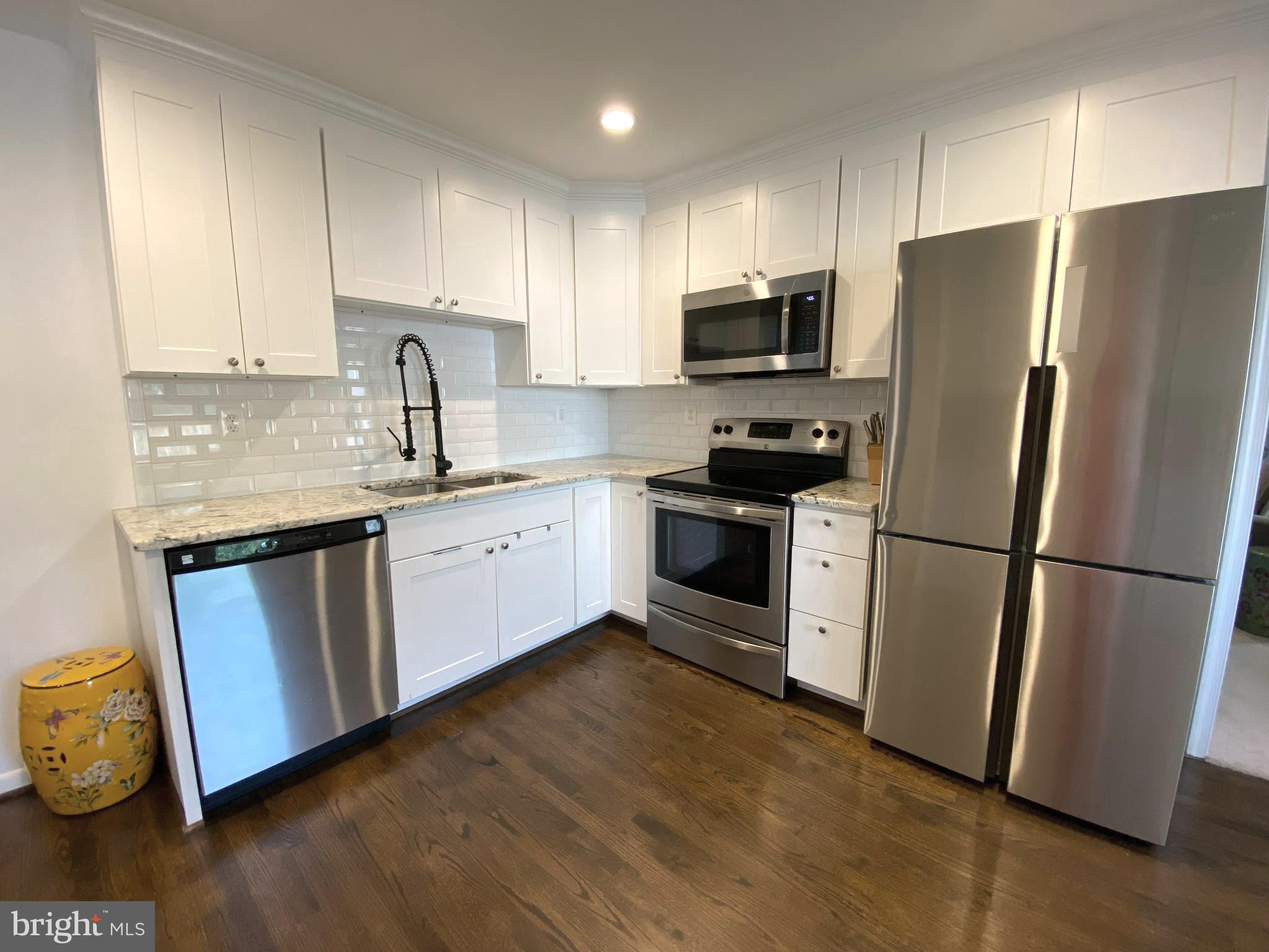 DOWNTOWN - Residential Lease
