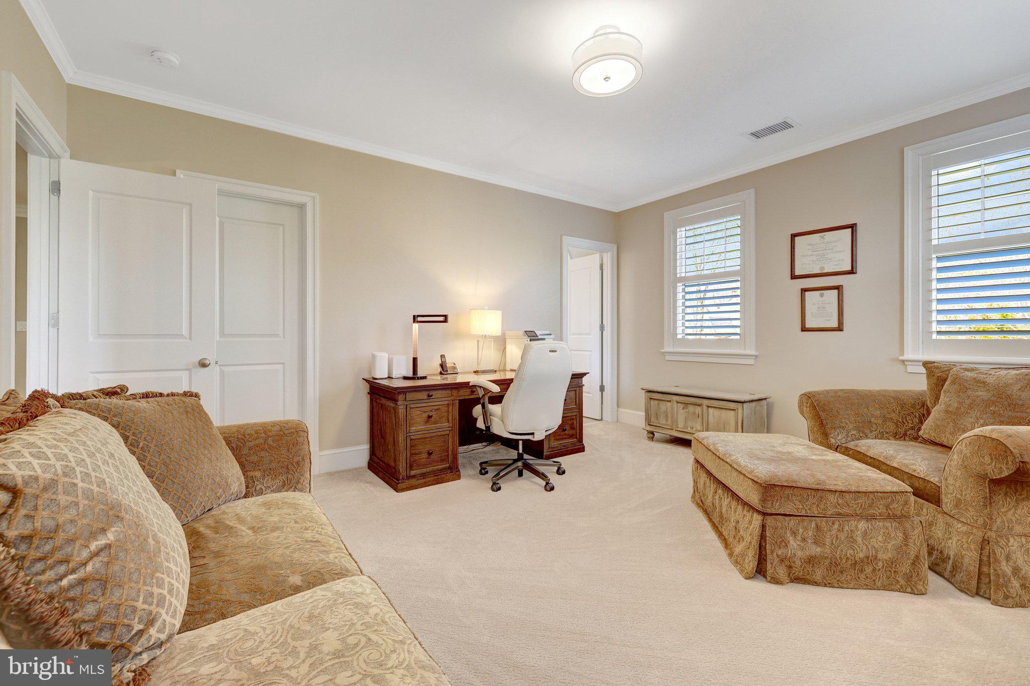 RIVER OAKS - Residential
