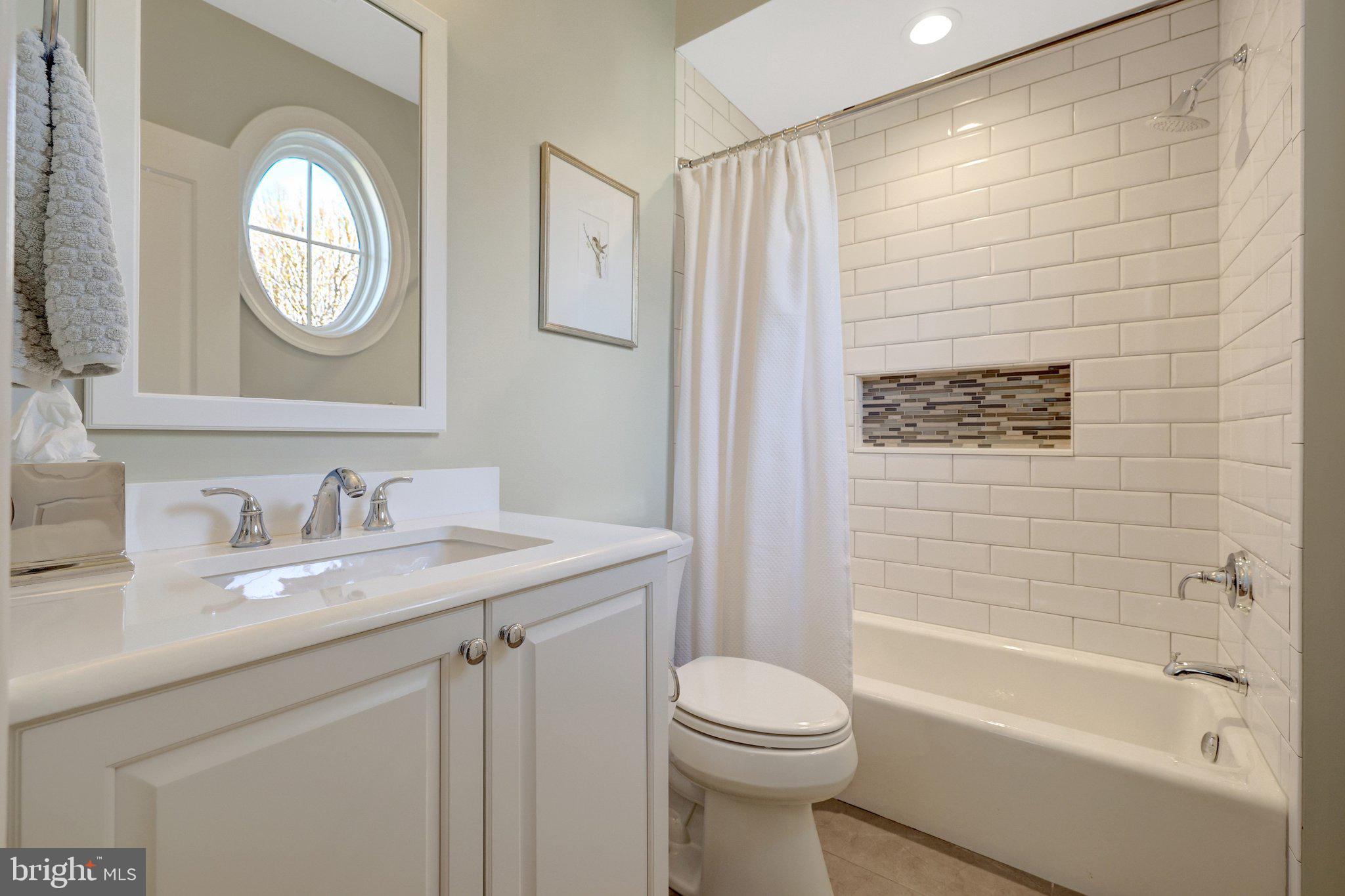 RIVER OAKS - Residential