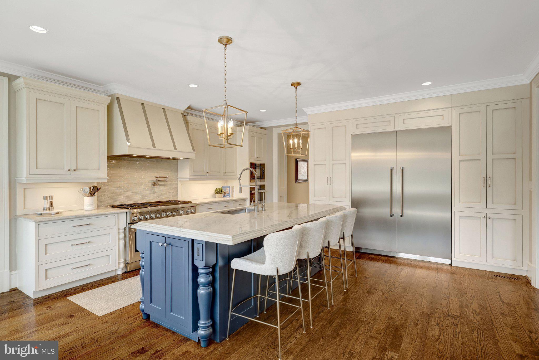 RIVER OAKS - Residential