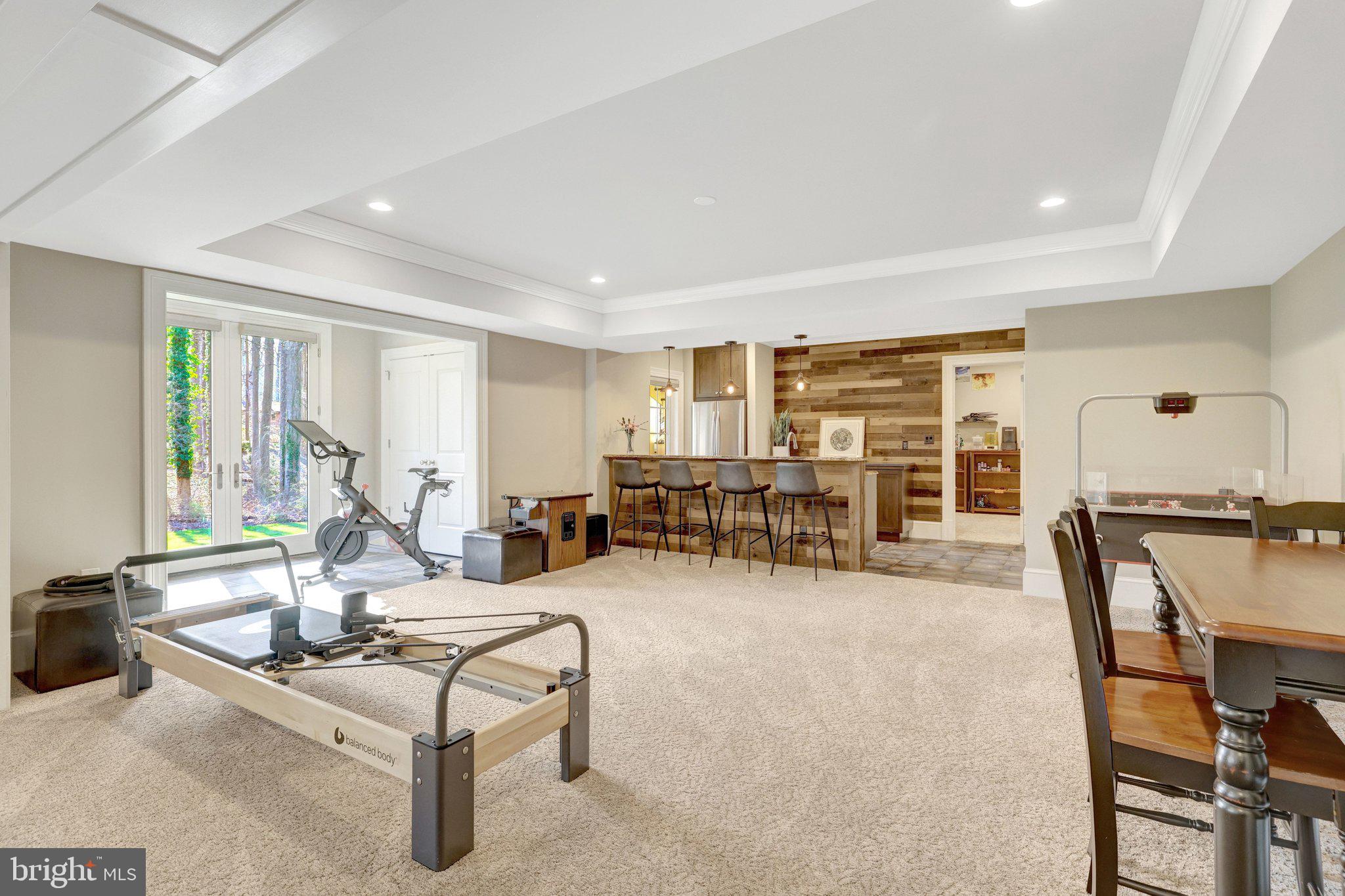 RIVER OAKS - Residential