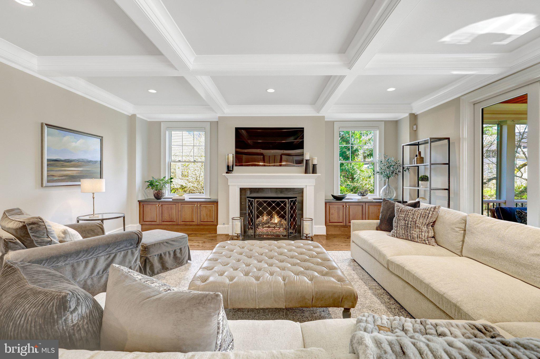 RIVER OAKS - Residential