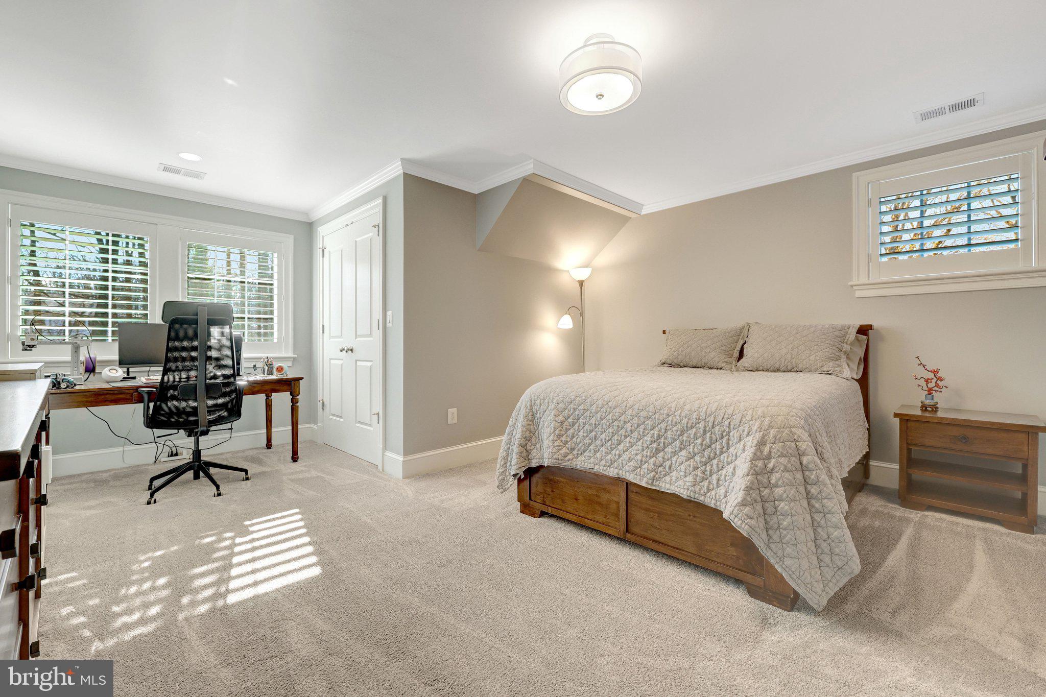 RIVER OAKS - Residential