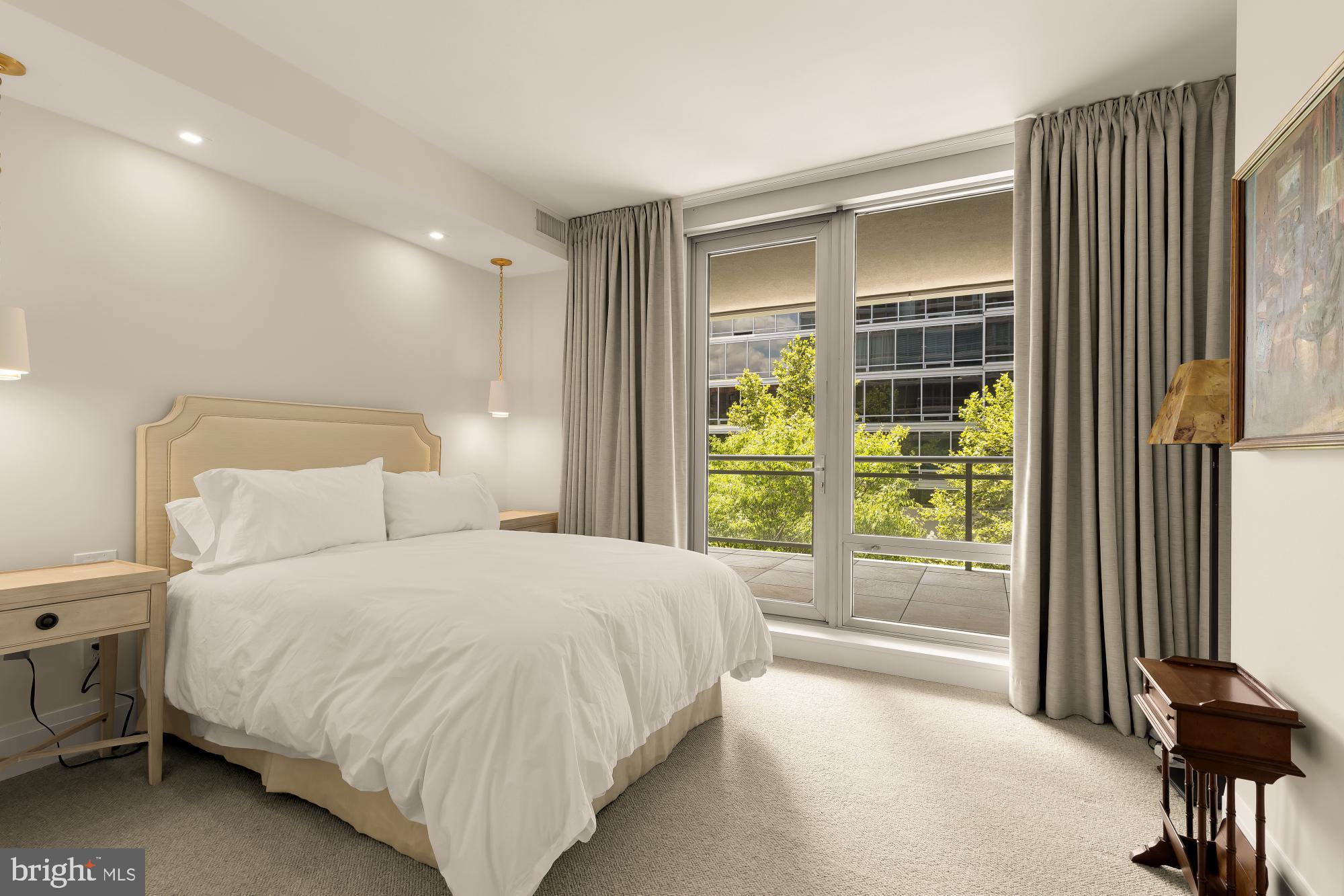 WEST END - Residential