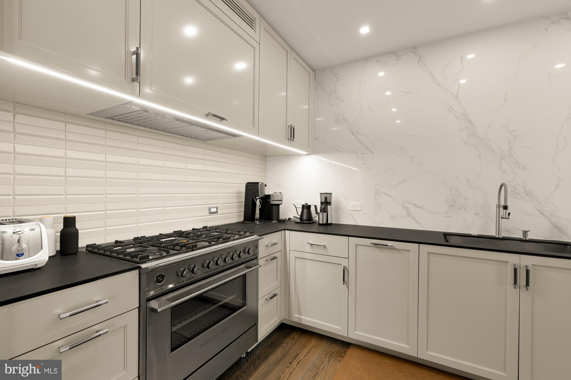 WEST END - Residential