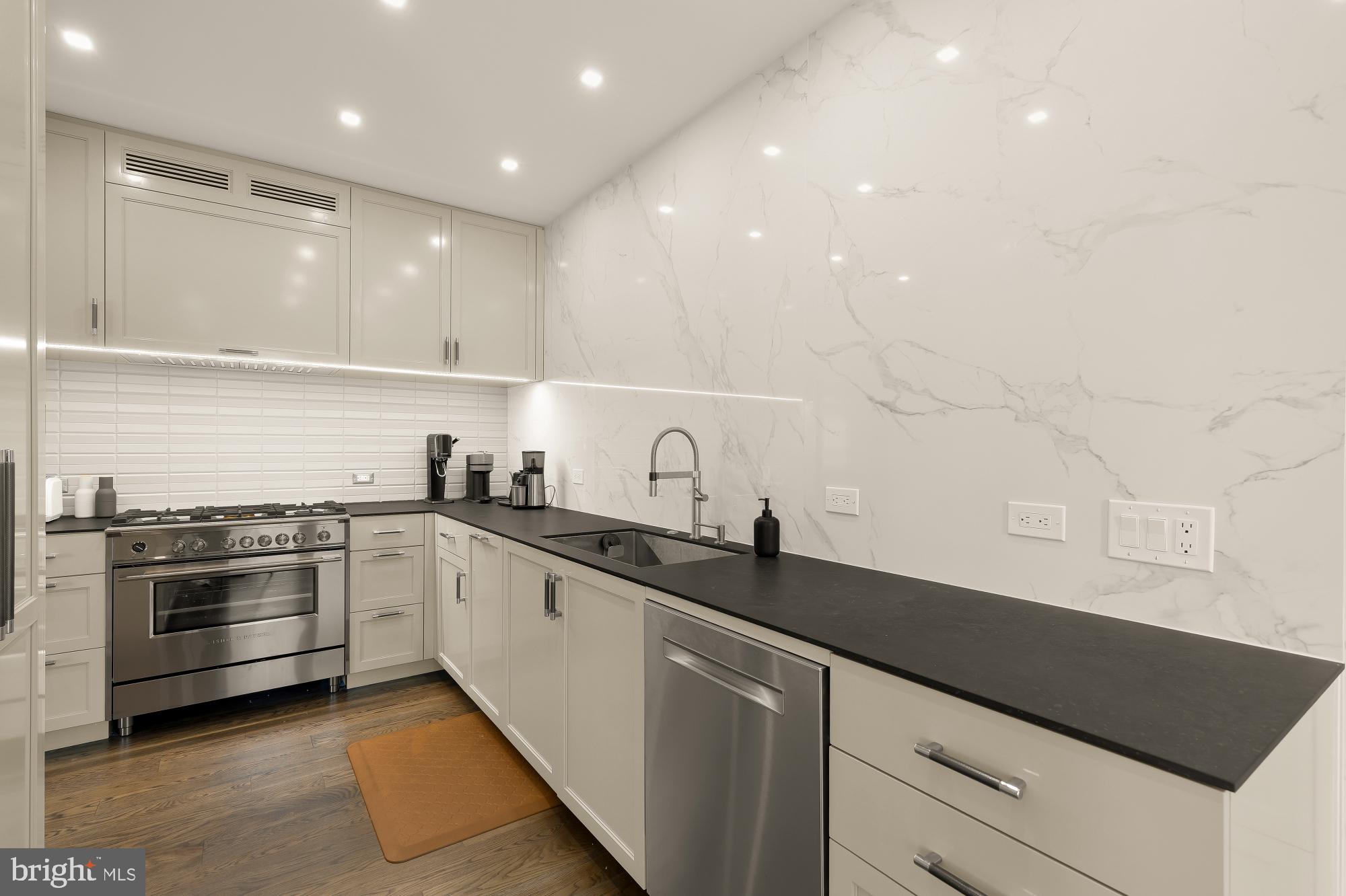 WEST END - Residential