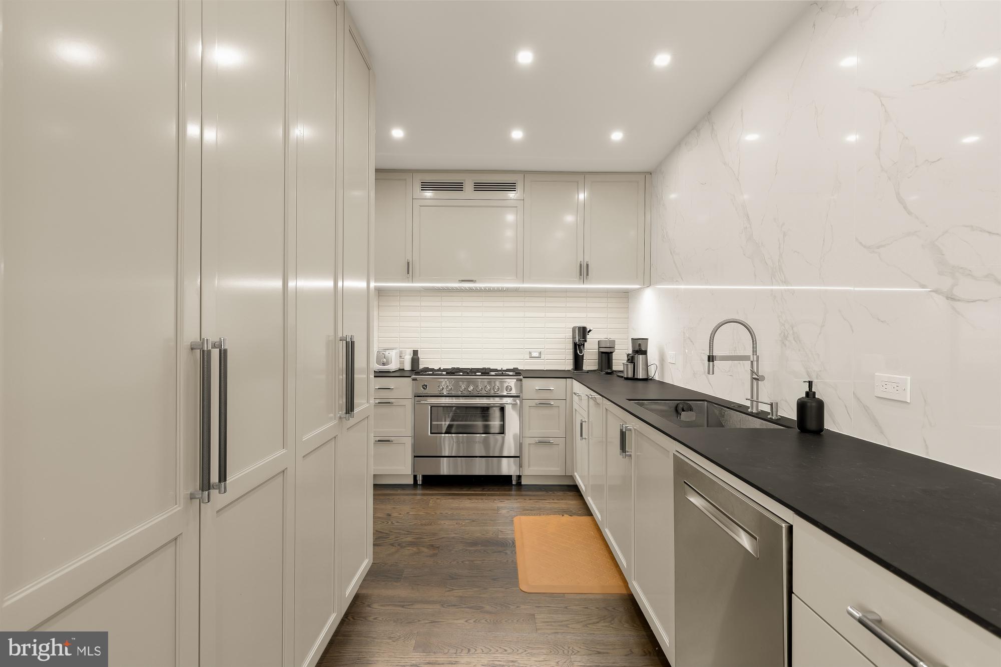 WEST END - Residential