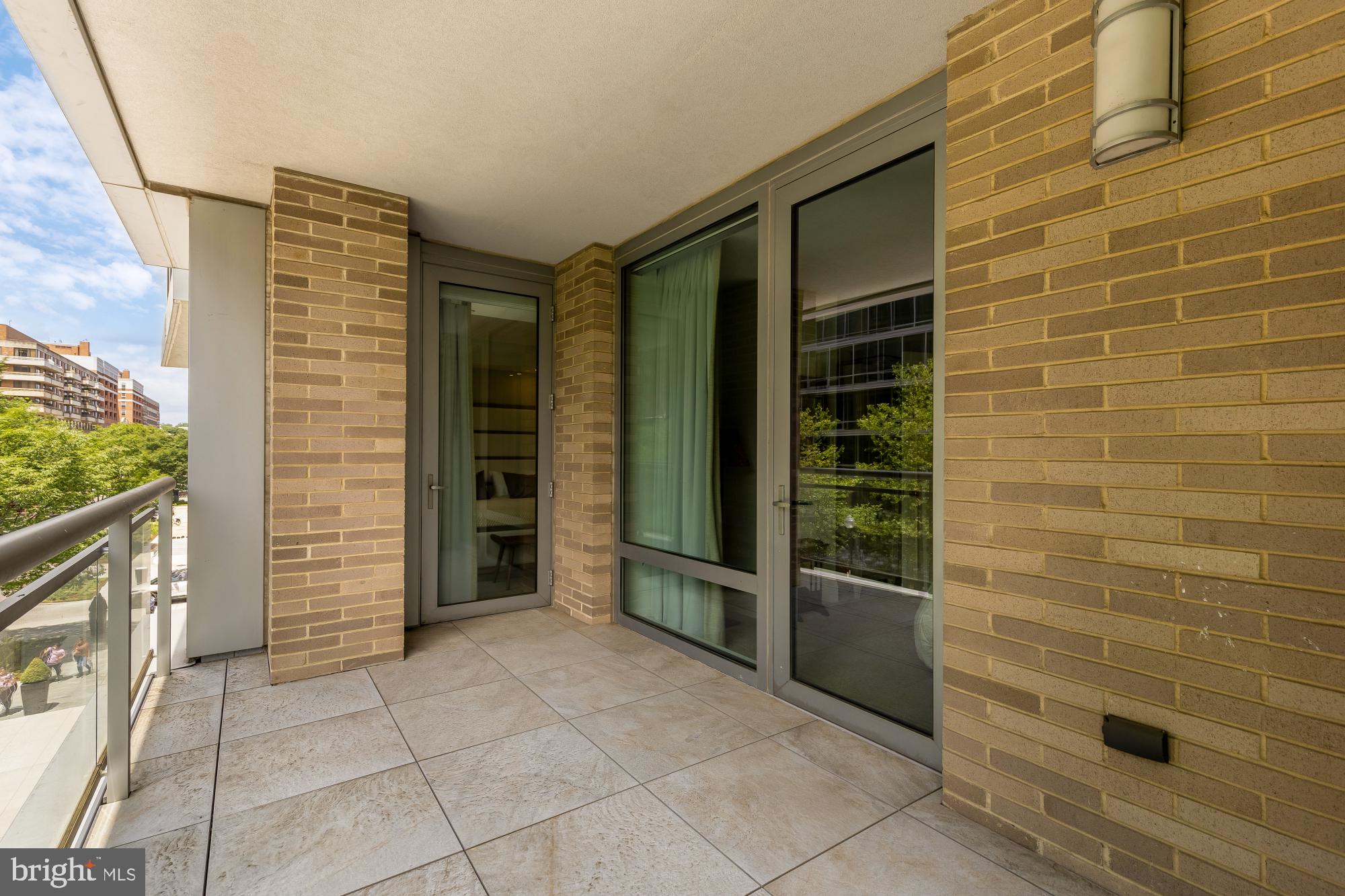 WEST END - Residential
