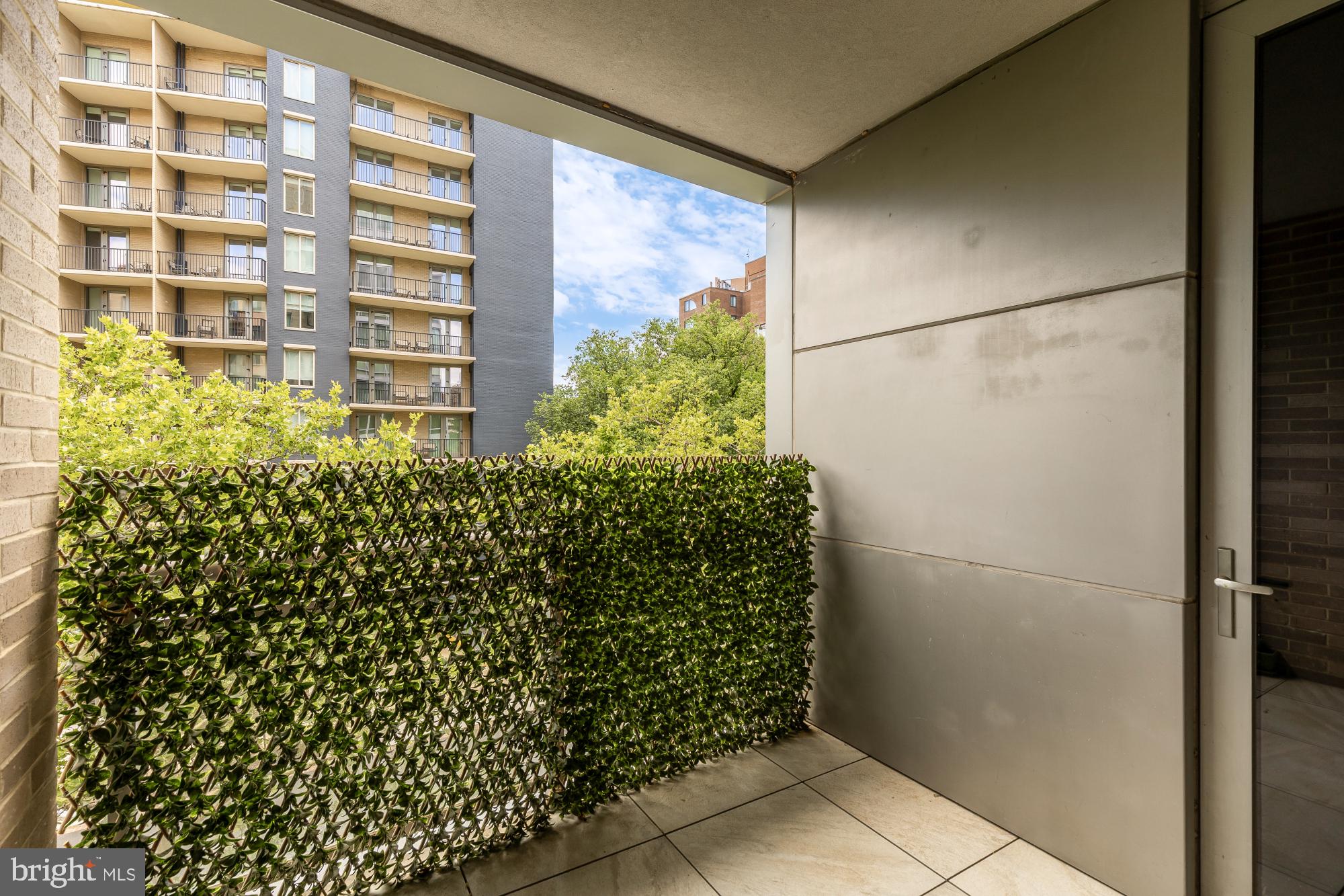 WEST END - Residential