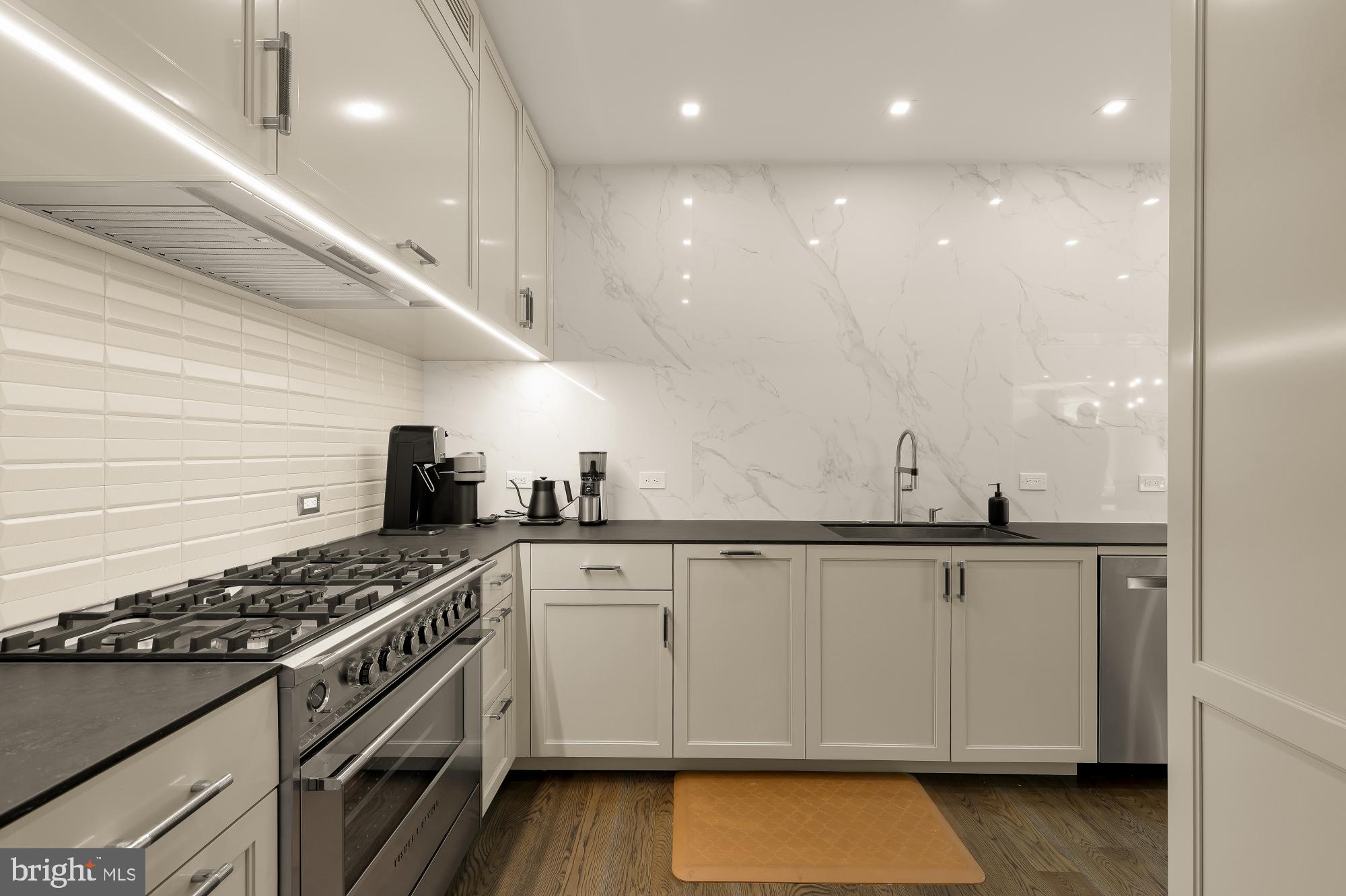 WEST END - Residential
