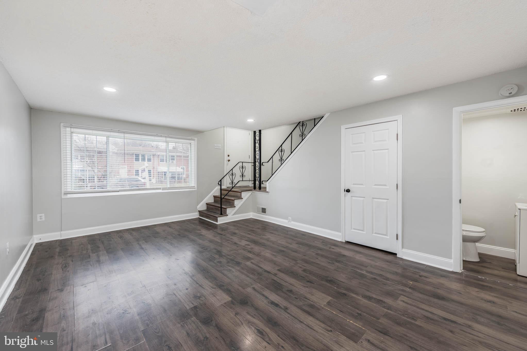 FRANKFORD - Residential Lease
