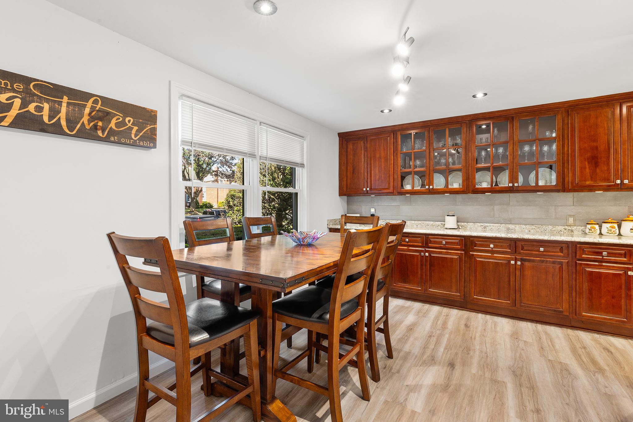 COLONIAL PARK - Residential