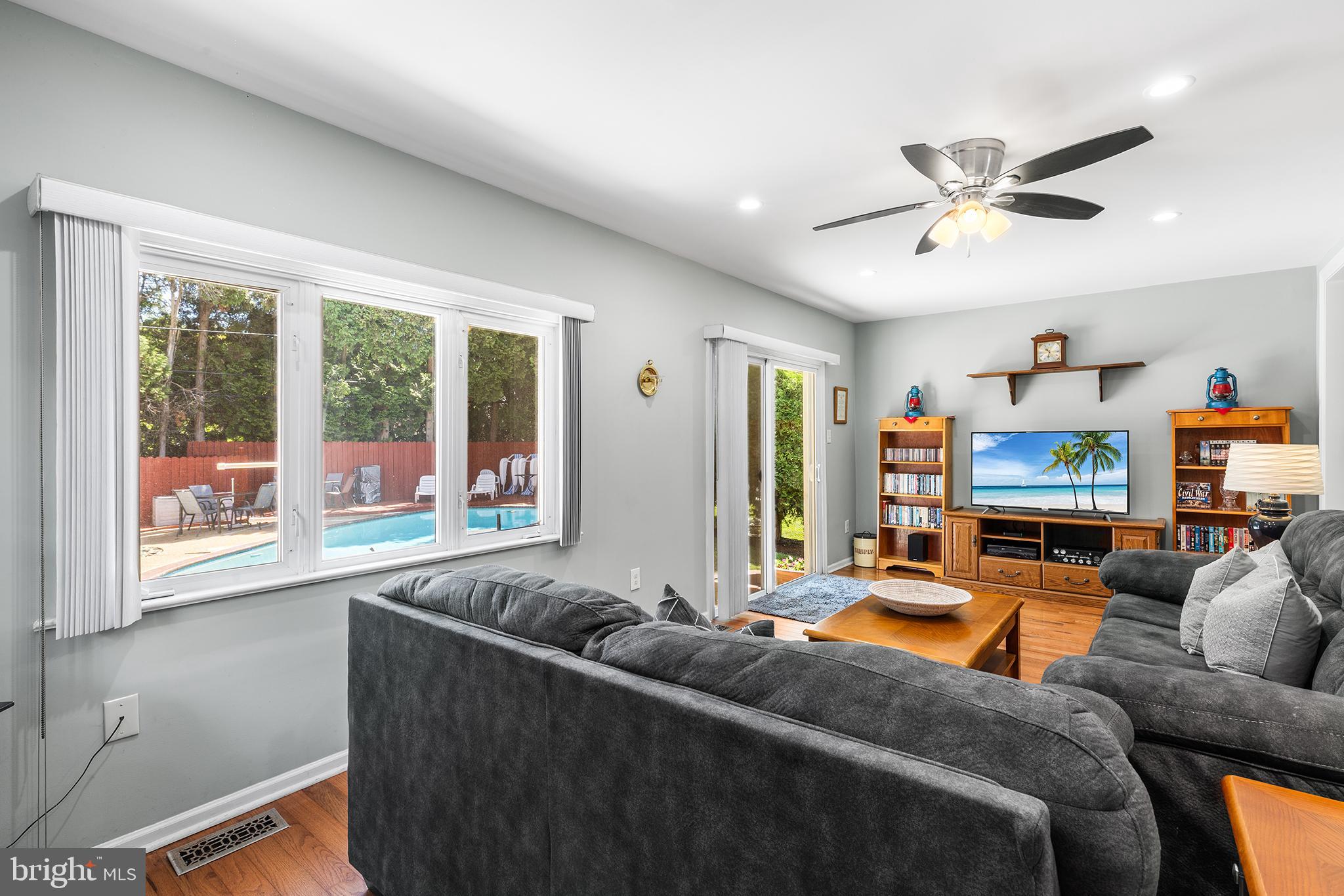 COLONIAL PARK - Residential