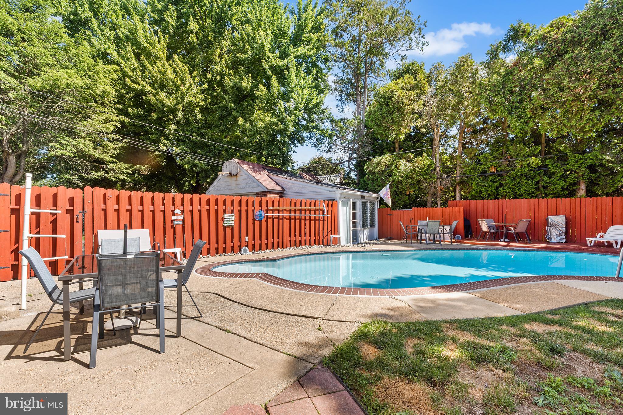 COLONIAL PARK - Residential