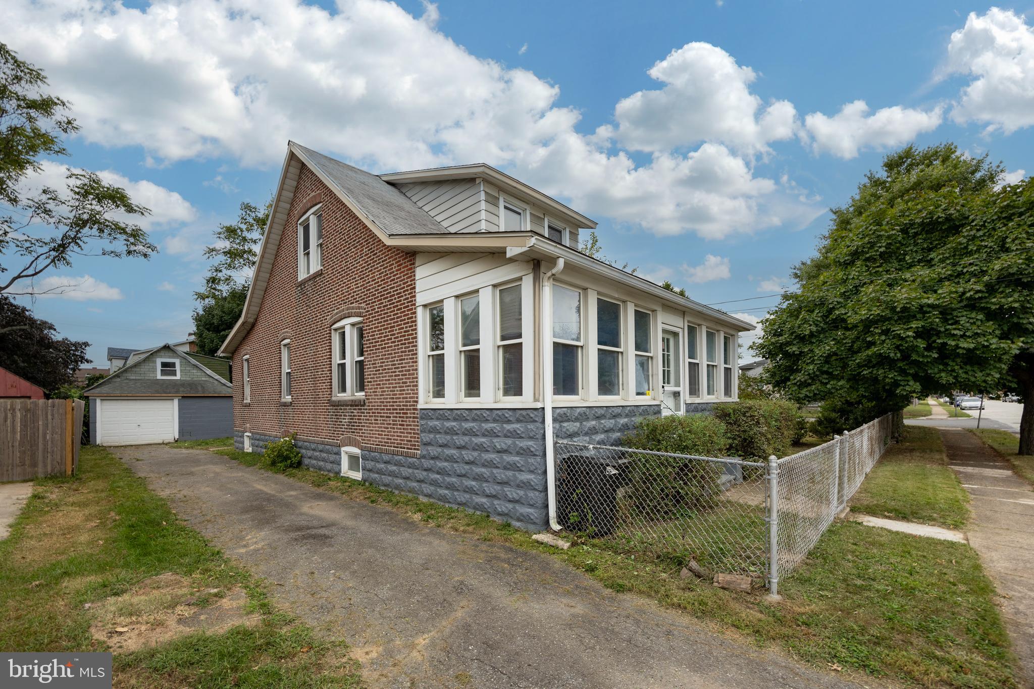 WESTINGHOUSE VLG - Residential