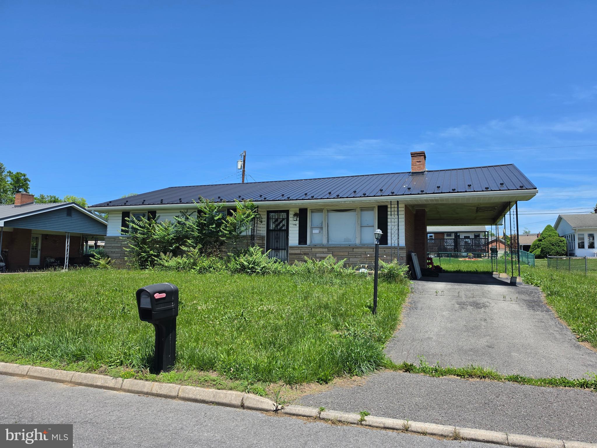 All brick home in Mounstain Side Maryland with great potenial.  This one level 3 bedroom, 2 bath home is ready for rehab to return to it's original charm and located on a level lot close to shopping, services and medical center.  Sold strickly as is with no warranties.