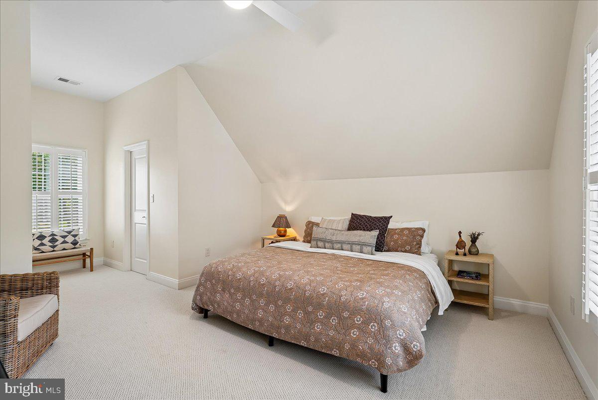RIVER CREEK - Residential