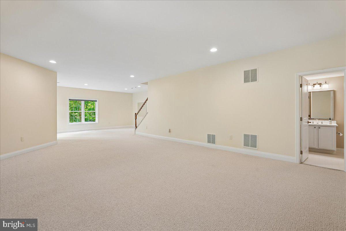 RIVER CREEK - Residential
