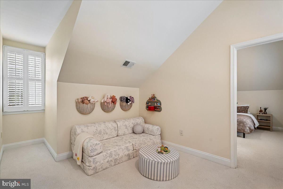 RIVER CREEK - Residential