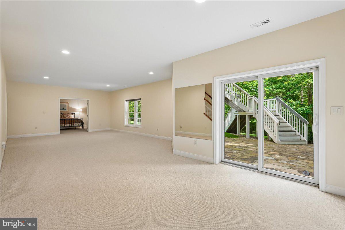 RIVER CREEK - Residential