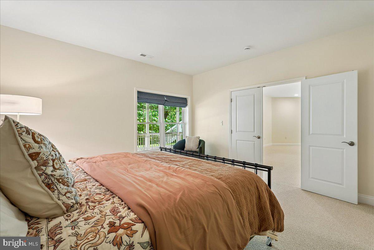 RIVER CREEK - Residential
