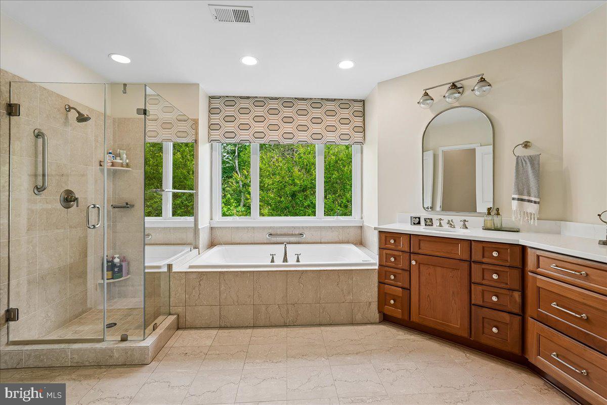 RIVER CREEK - Residential