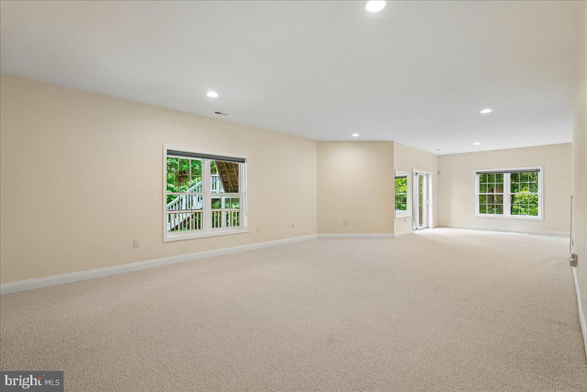 RIVER CREEK - Residential