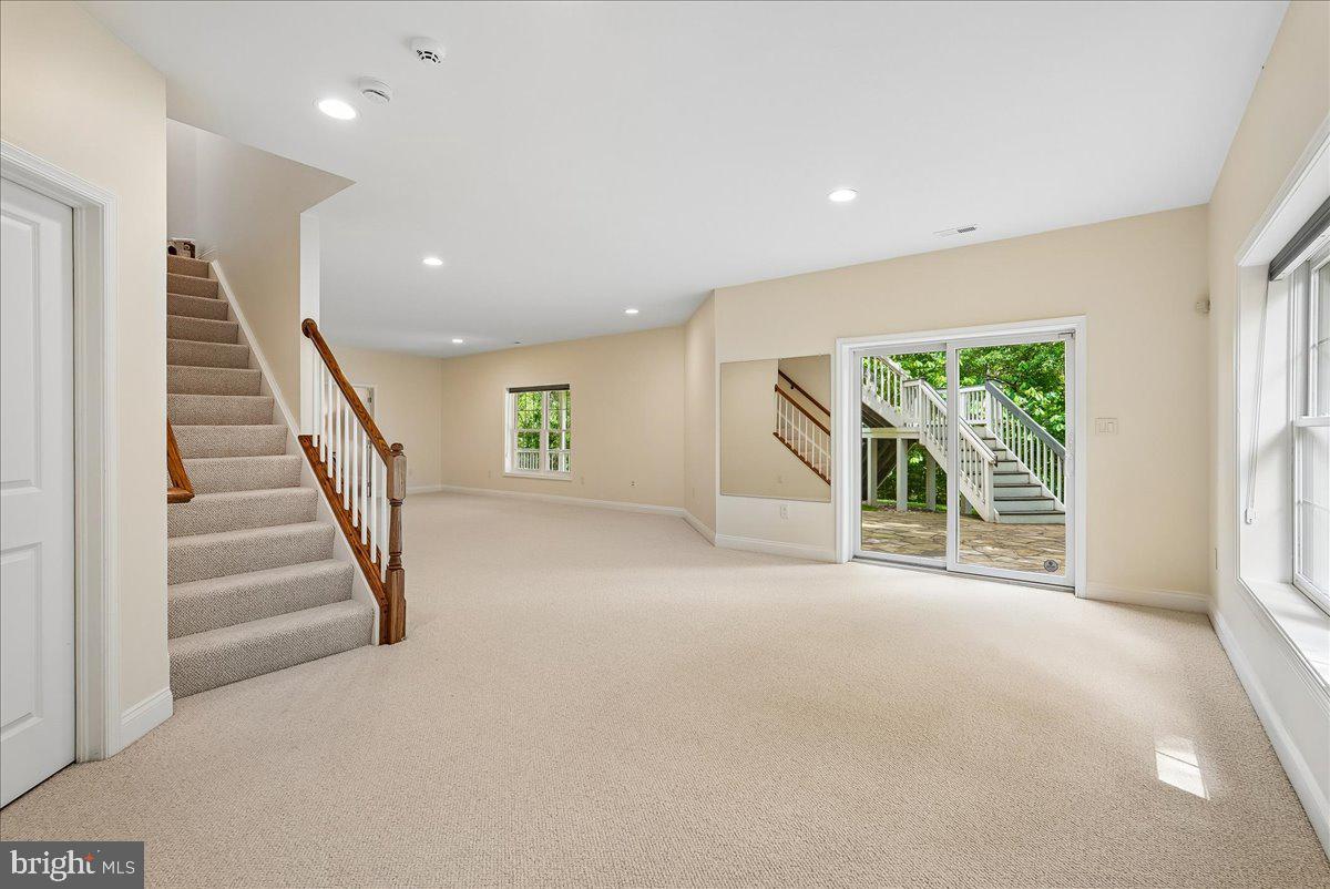 RIVER CREEK - Residential