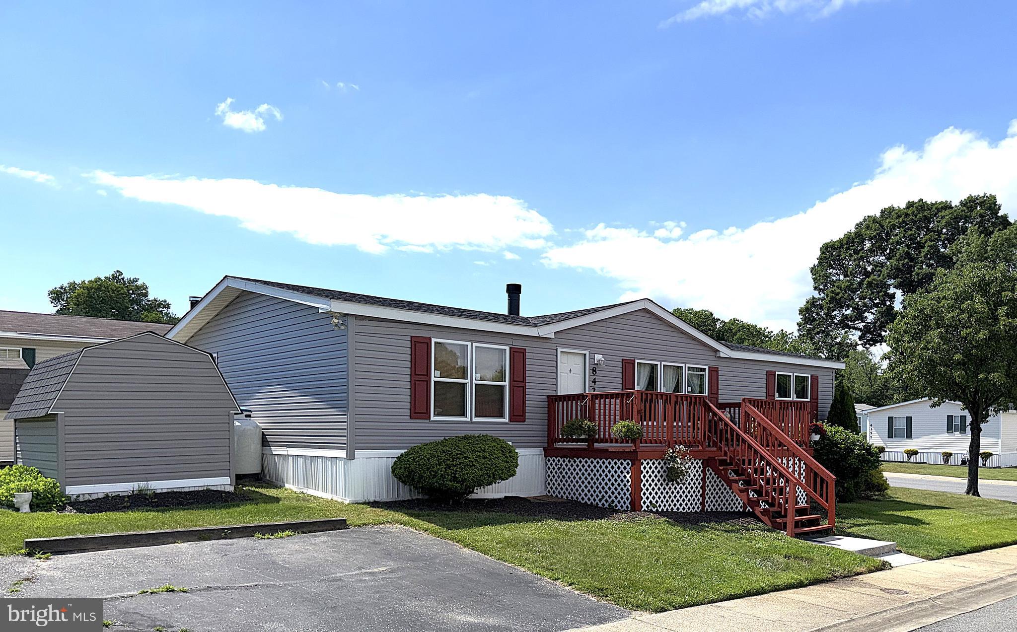 BRENTWOOD MANOR - Residential
