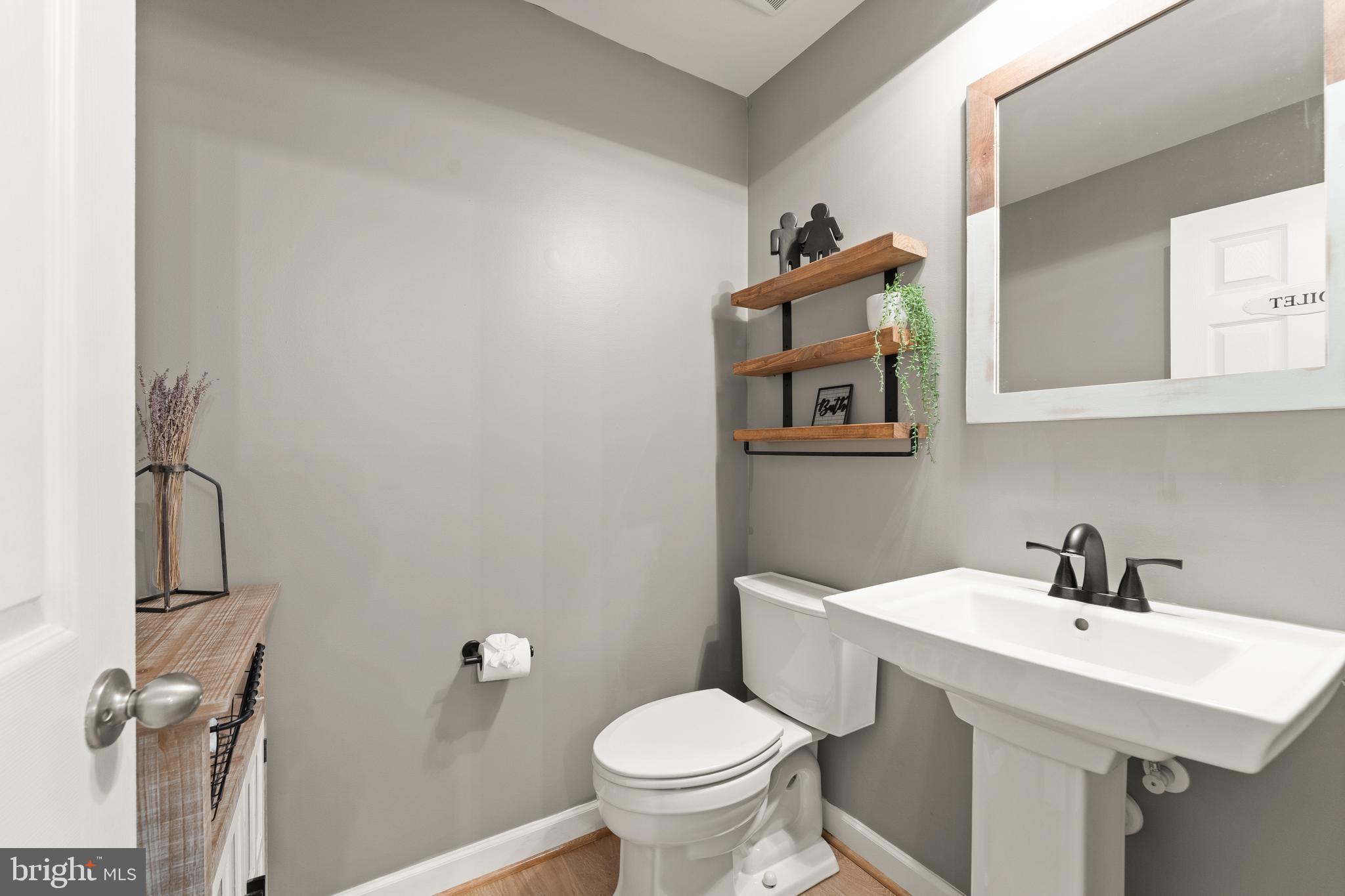 LAKE RIDGE ESTATES - Residential