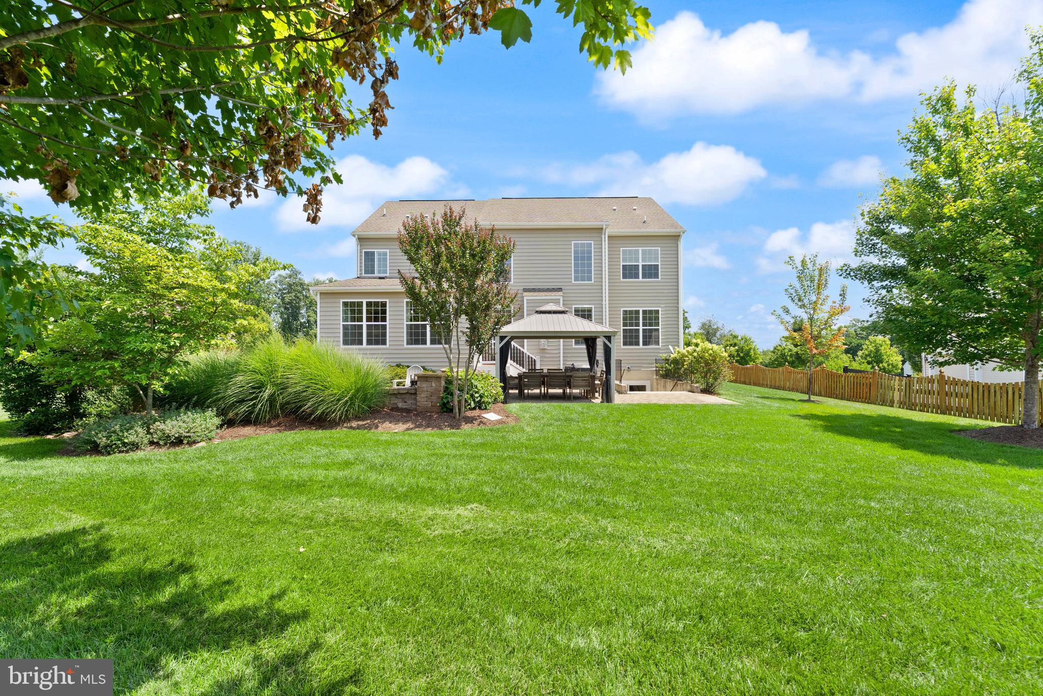 LAKE RIDGE ESTATES - Residential