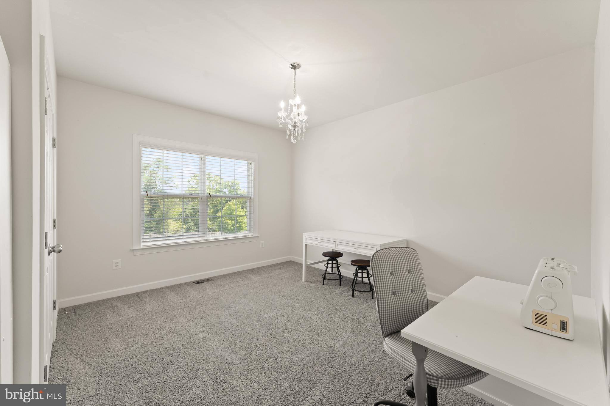 LAKE RIDGE ESTATES - Residential