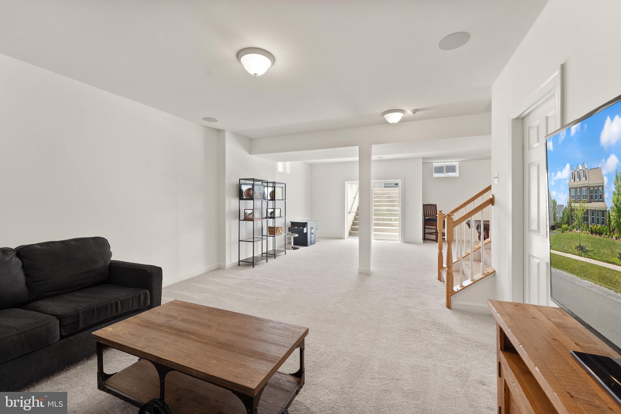LAKE RIDGE ESTATES - Residential