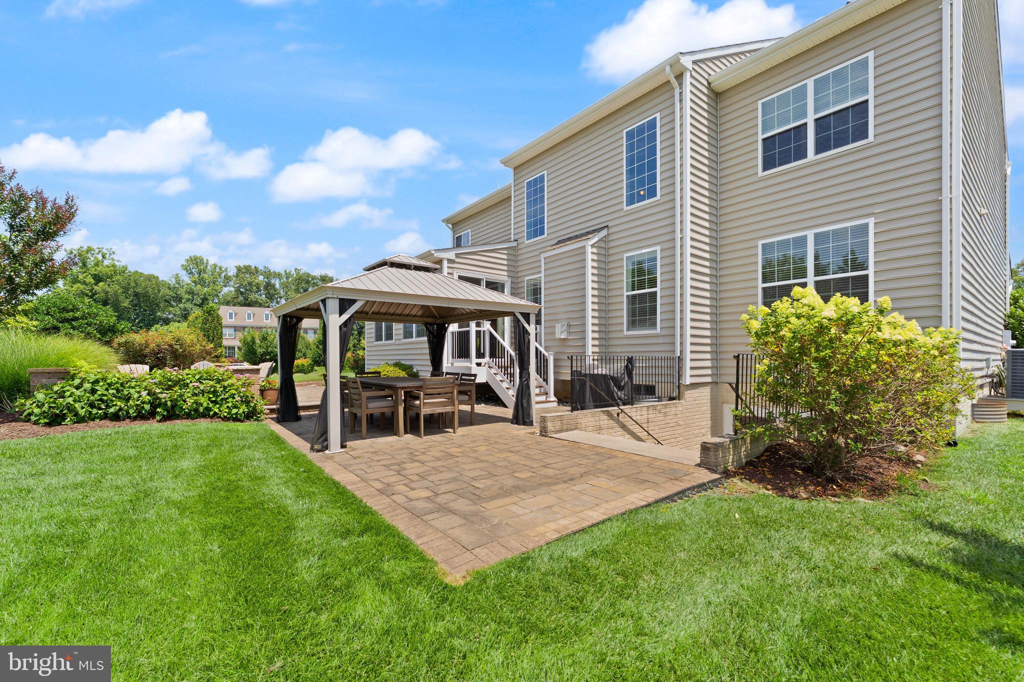 LAKE RIDGE ESTATES - Residential